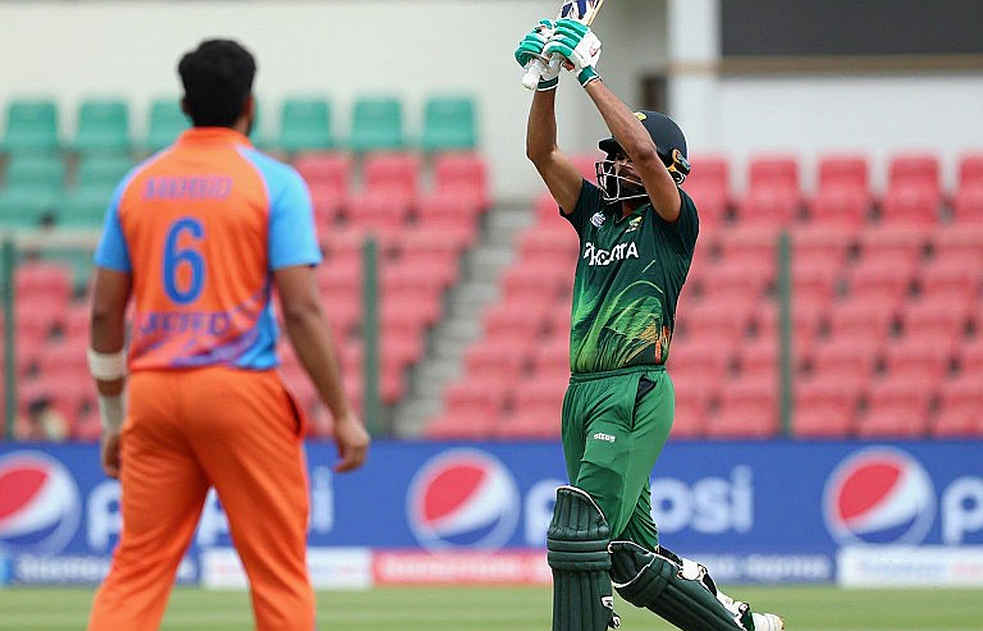 ষোড়শ ওভারের রেখা: এশিয়ার টি-টোয়েন্টির মাঝখানে বাংলাদেশের হিসাব-বই যা বলে